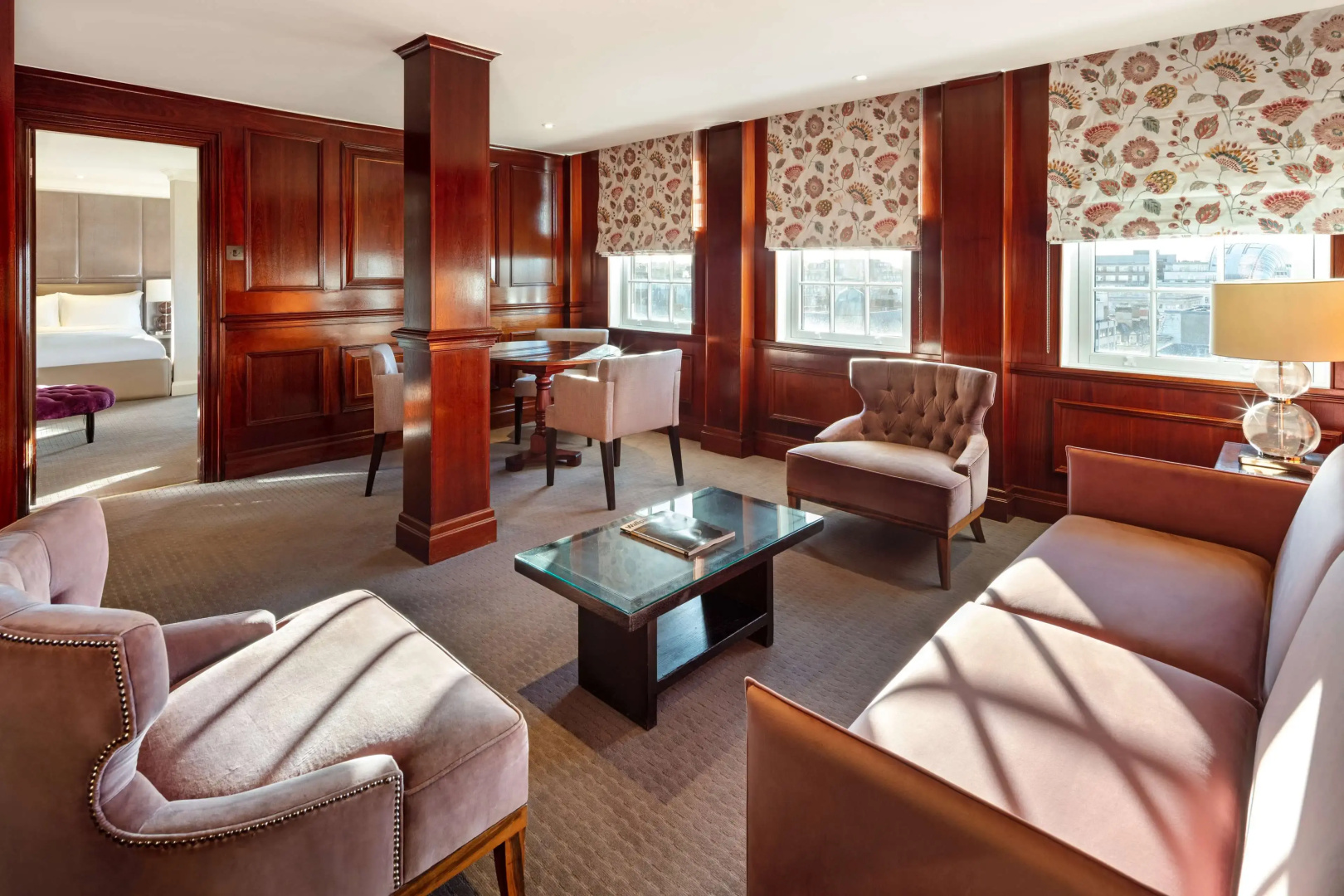Отель Radisson Blu, London Bond Street