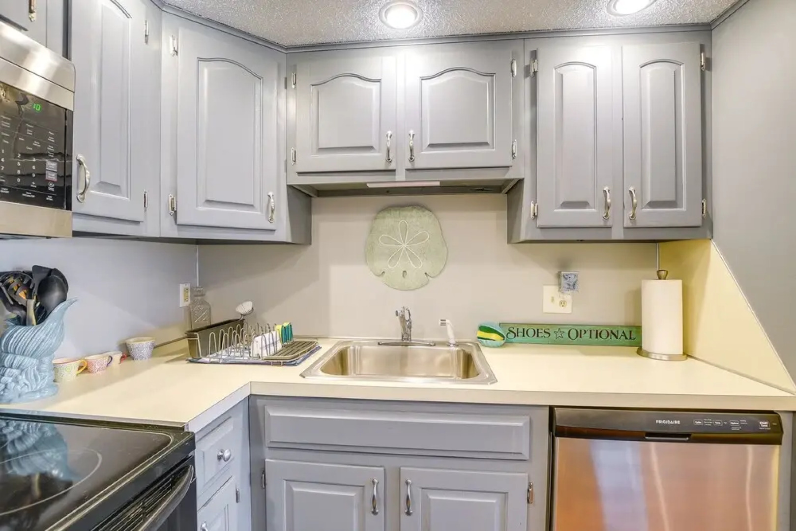 Little River Condo w/ Pool Access - Near Beaches!