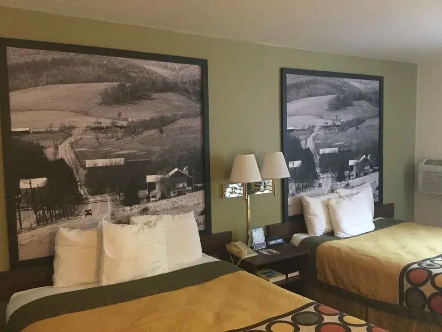 Super 8 West Middlesex/Sharon Area