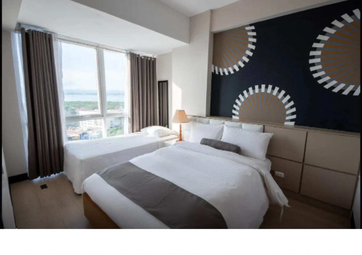 CSuites at 8 Newtown Residences