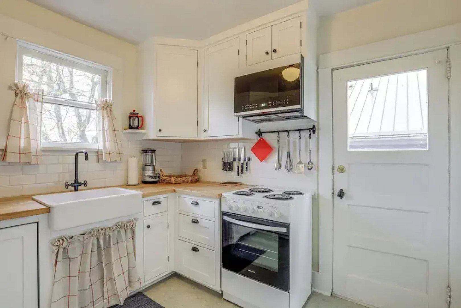 Dog-friendly 'columbia Cottage' in Hood River!