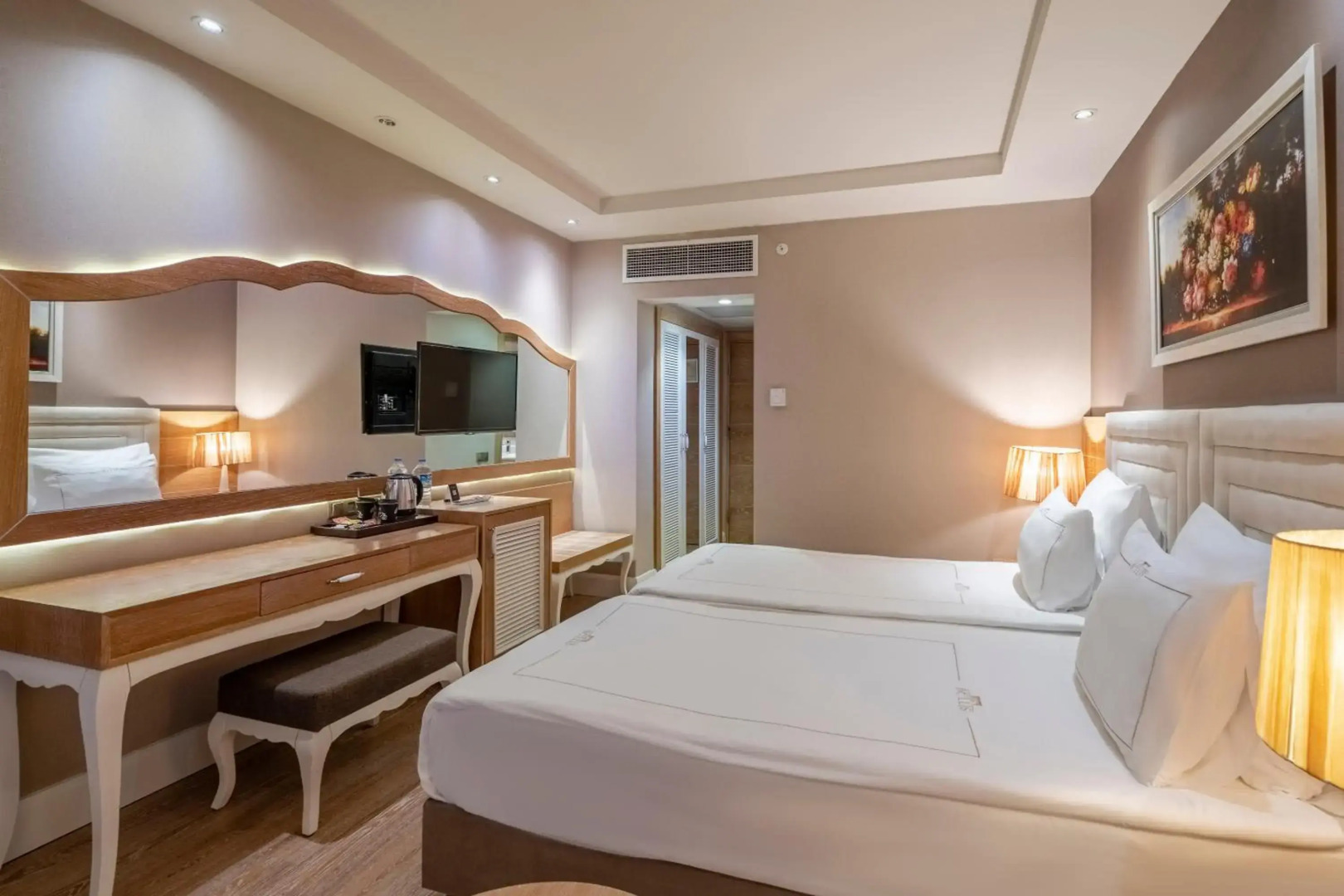 Отель Bellis Deluxe