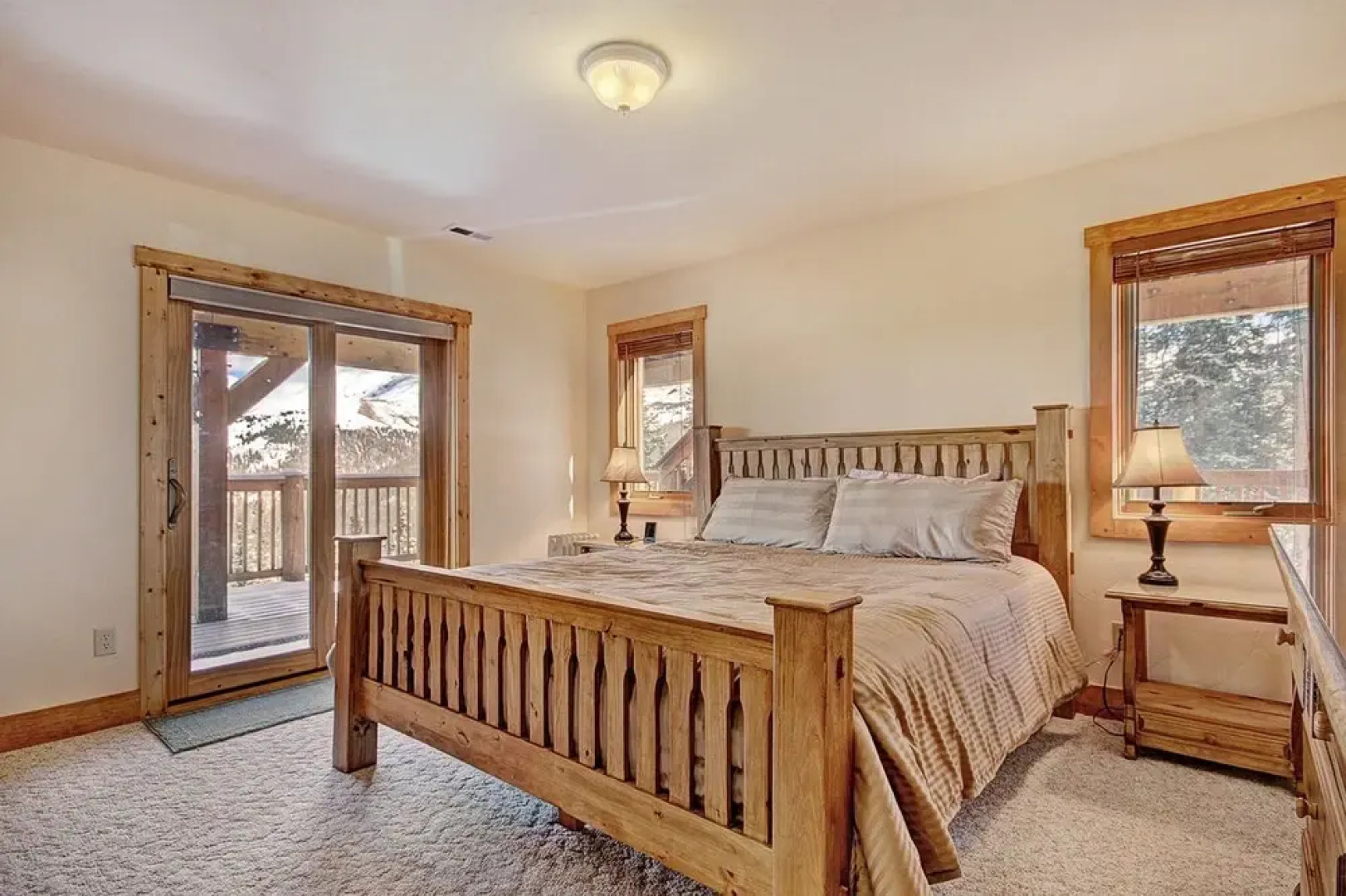 Stunning Mountain Getaway! Sleeps 10!