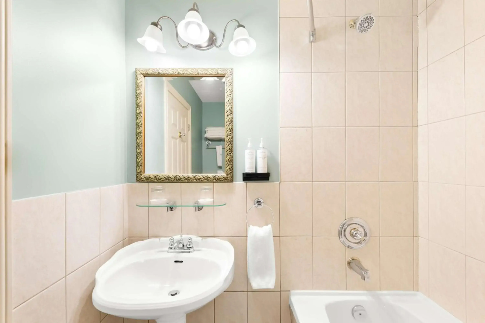 The Arlington Hotel, Bw Signature Collection