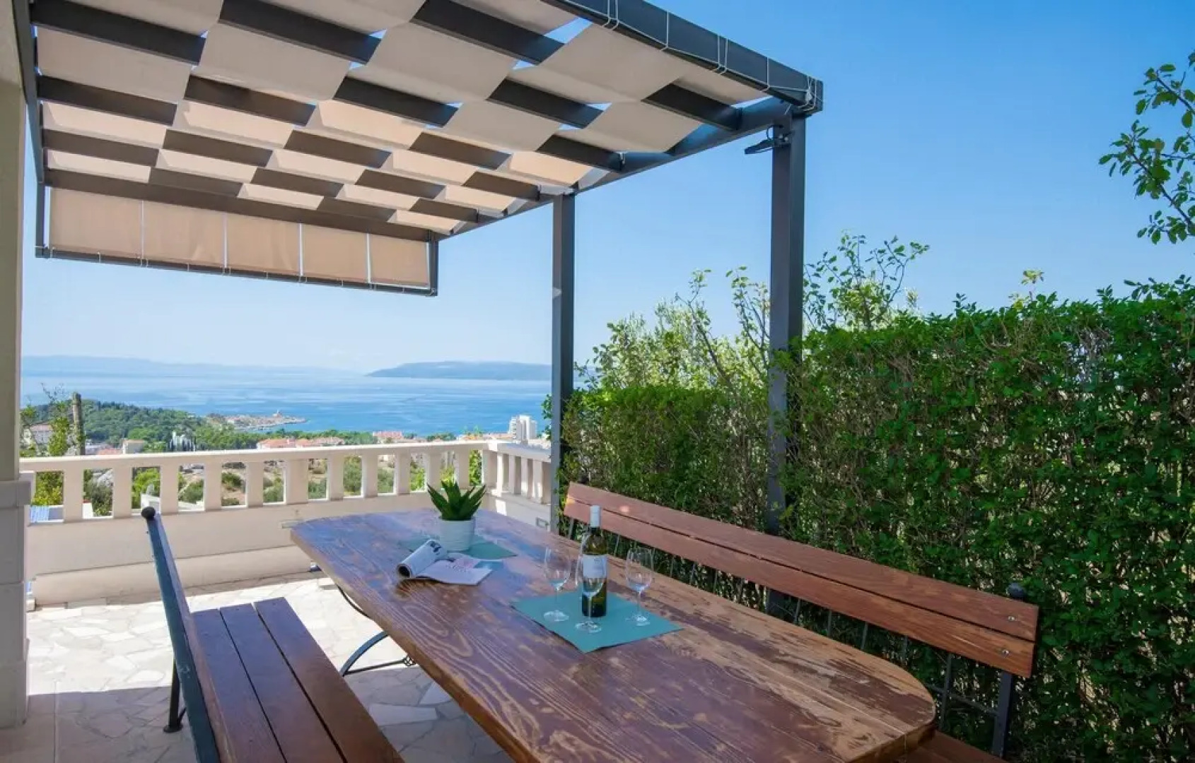 Amazing Home in Makarska With Wifi and 6 Bedrooms