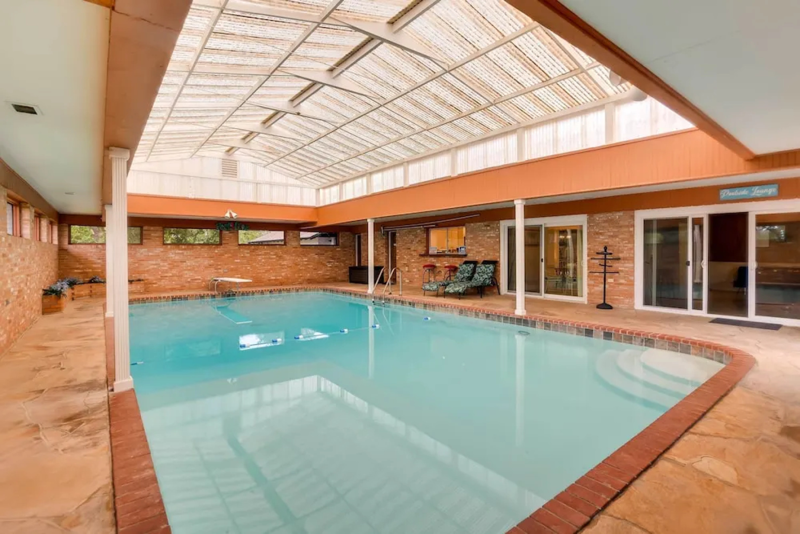 Indoor Pool: Peaceful Oasis in Hitchcock!