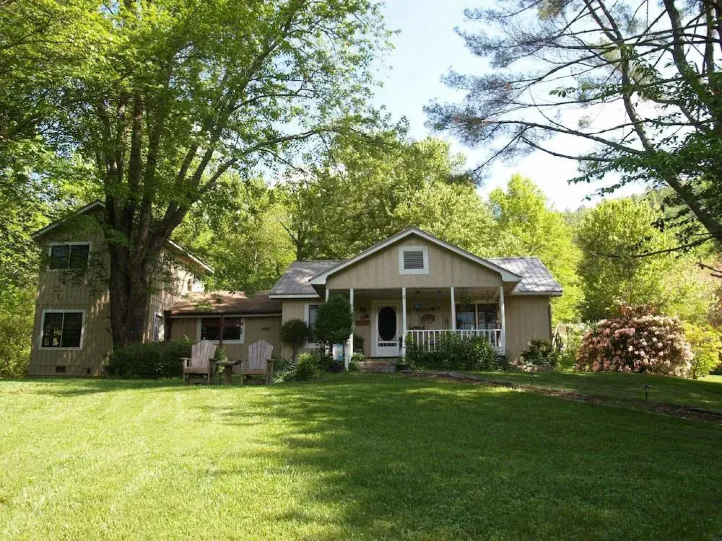 Henson Cove Place B&B with Cabin