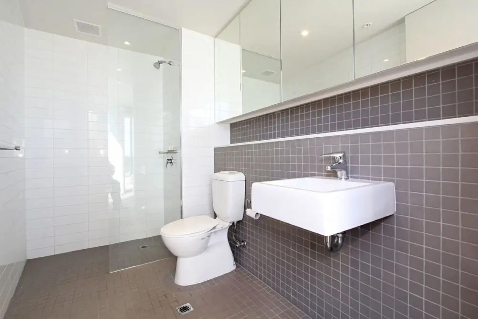 River Views Apartment