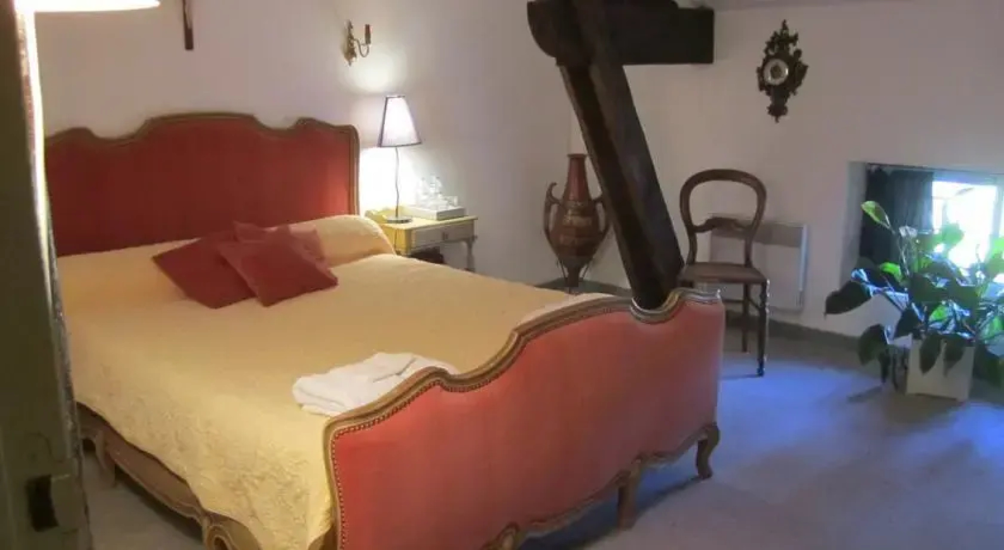 B&B Chateau Bone