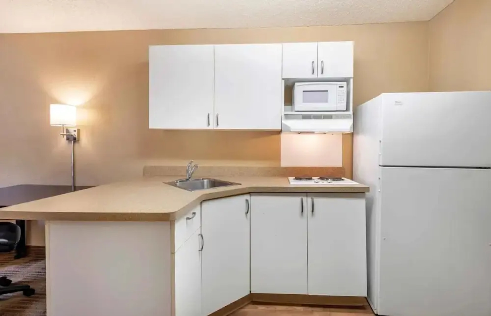 Relax Suites Extended Stay - La Mirada
