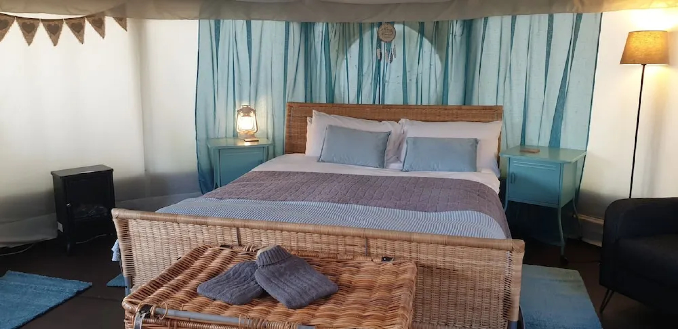 The Little Hide - Adult Only Camping Pods