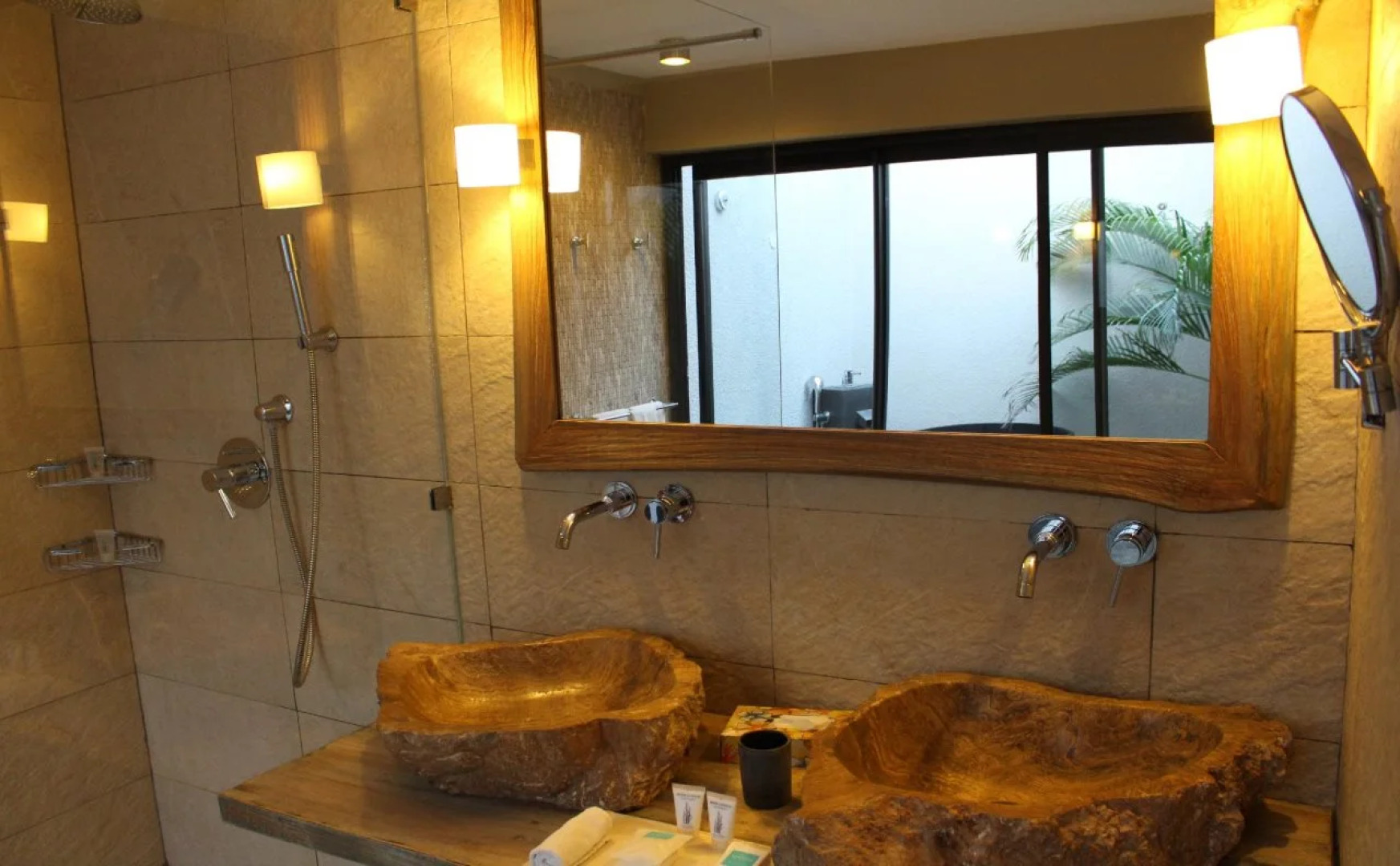 Constance Tekoma. Rodrigues