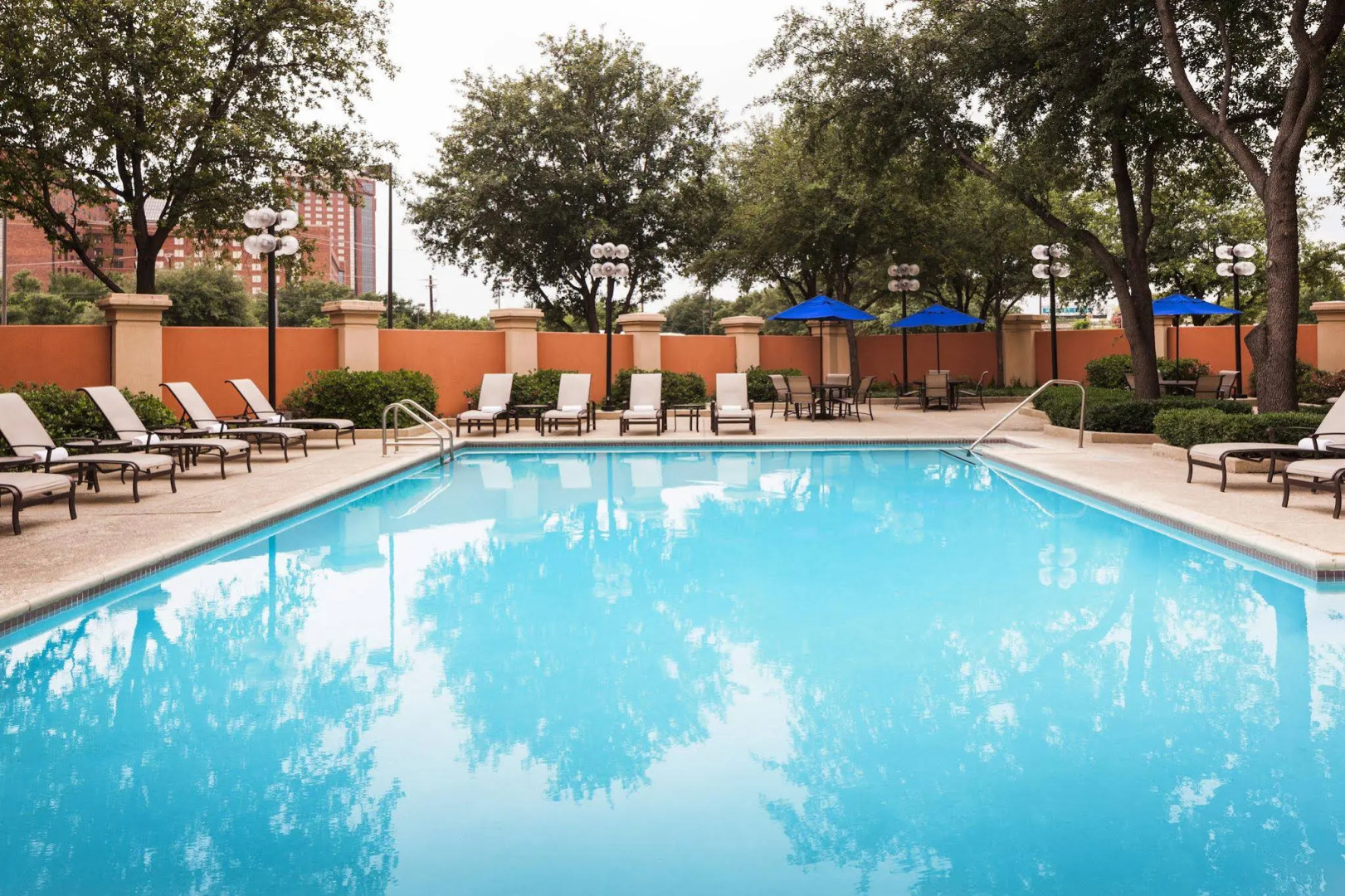 Sheraton Suites Market Center Dallas