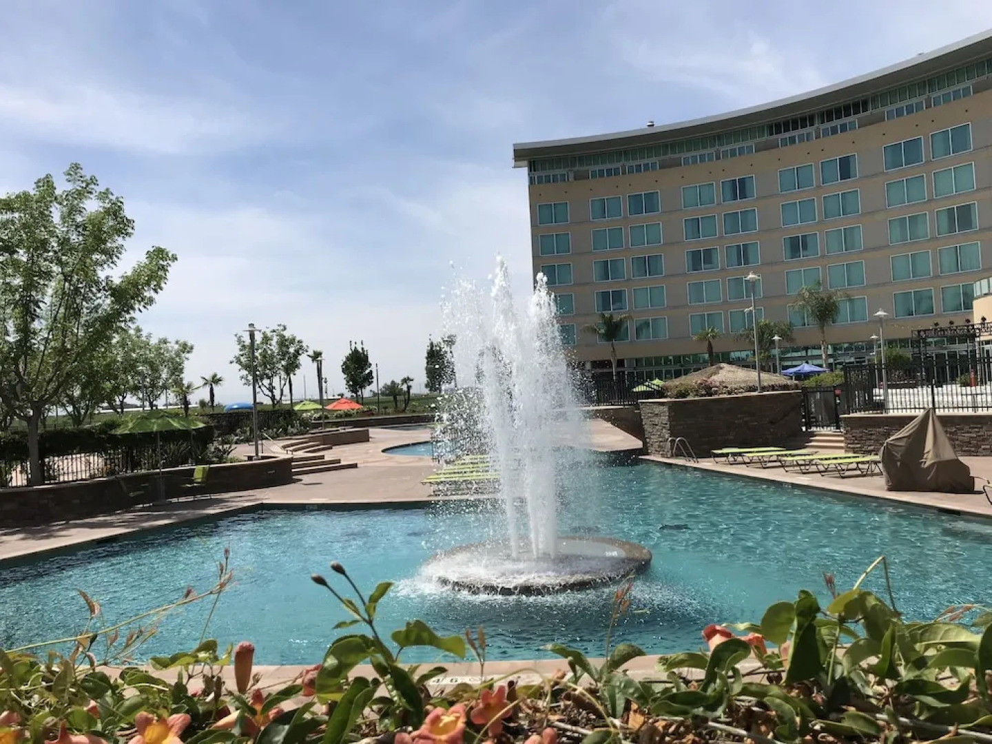 99 Palms Inn & Suites