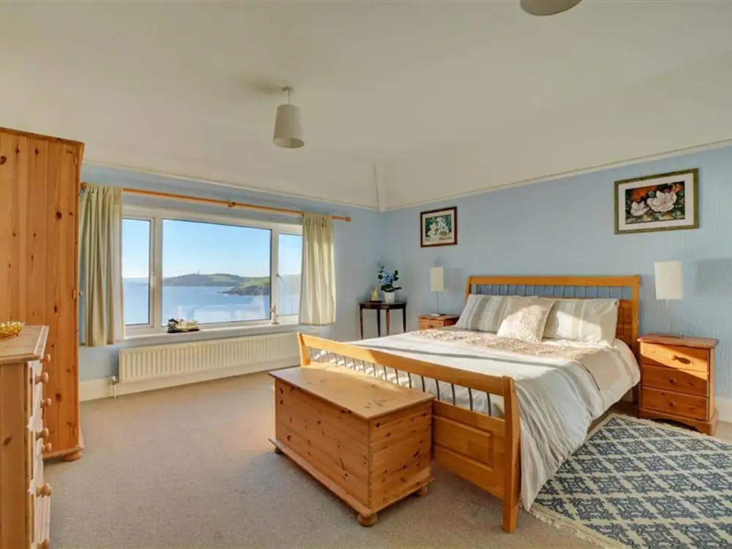 Detached Holiday Home With Garden and Unhindered View of Beautiful Nature and sea