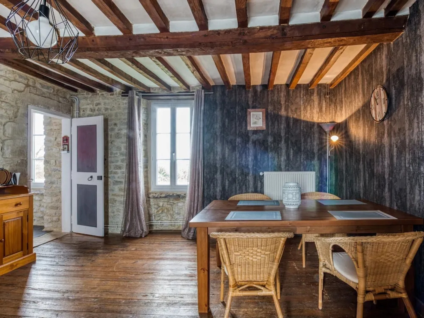 Cosy Holiday Home in Mandeville en Bassin Near Beach