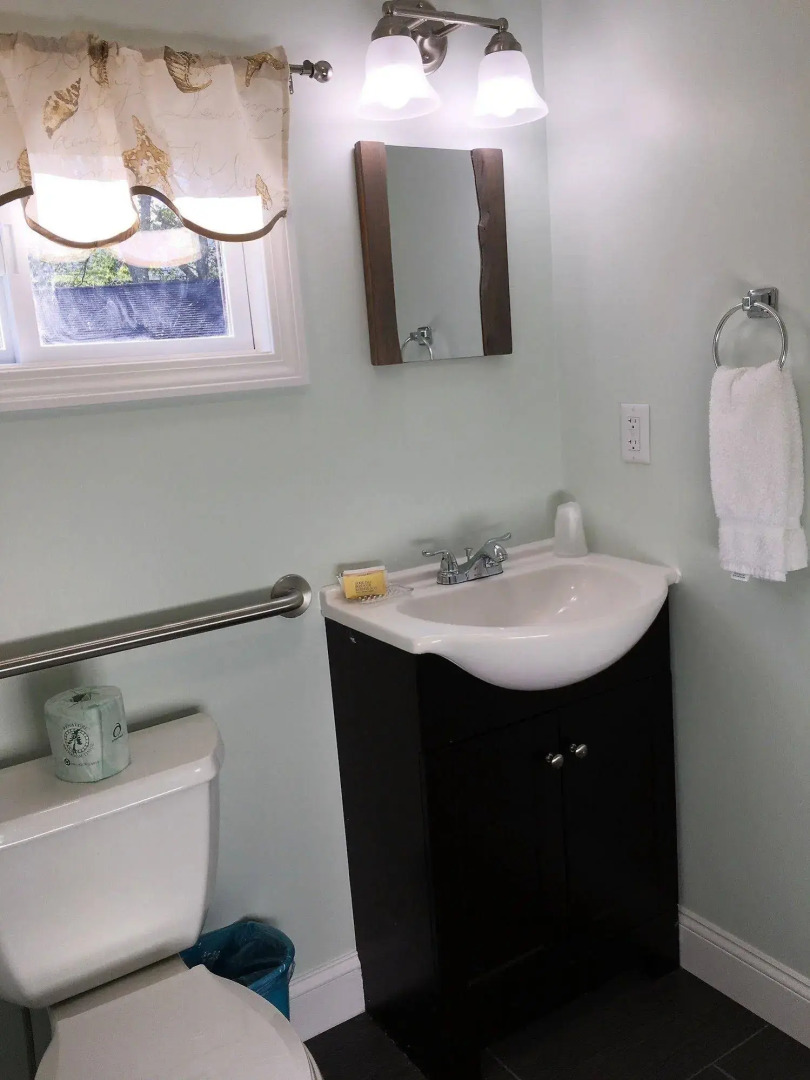 The Hyannis Star Motor Inn