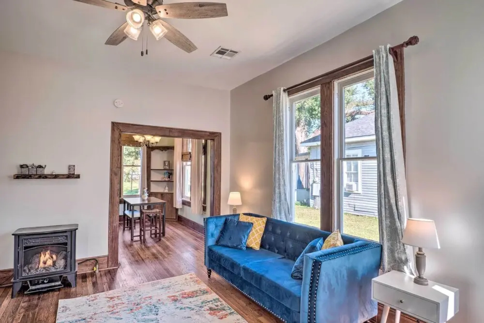 Lake Charles Cottage w/ Fireplace & Yard!