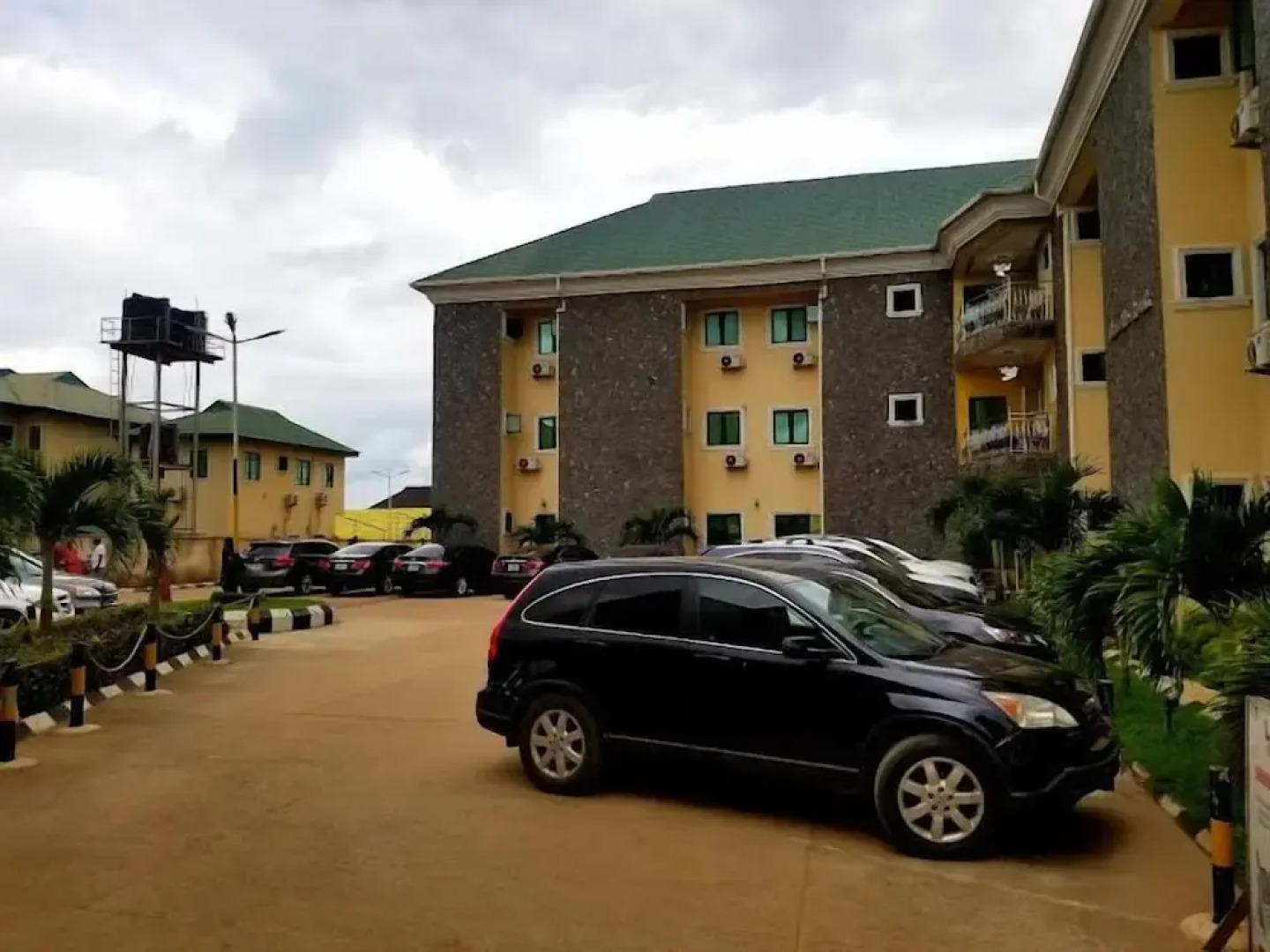 Rolak Hotel and Suites