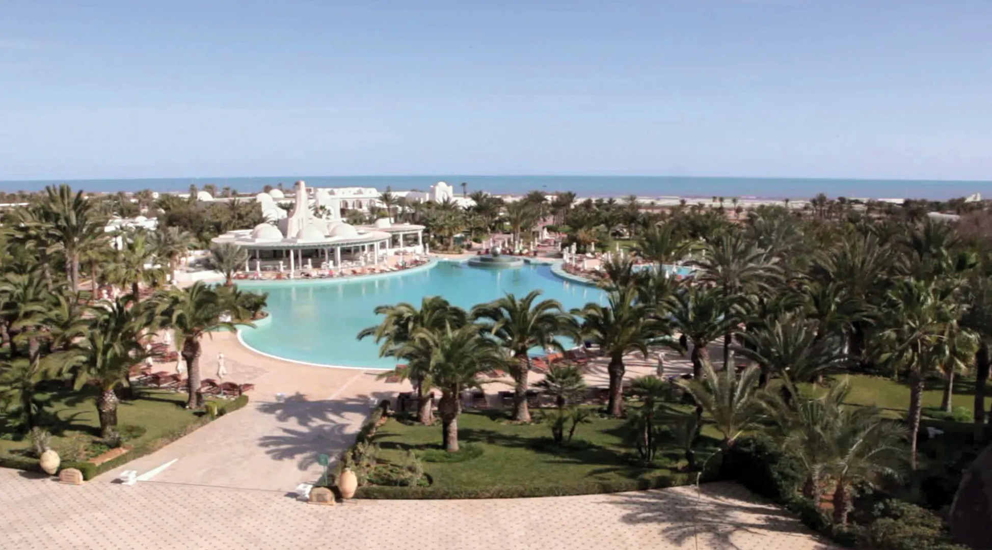 Royal Garden Palace (Families and Couples)