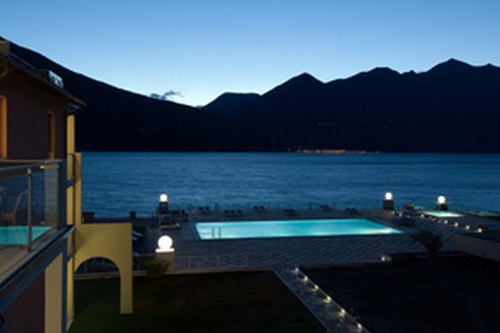 Vista di Maccagno Fantastico Pool