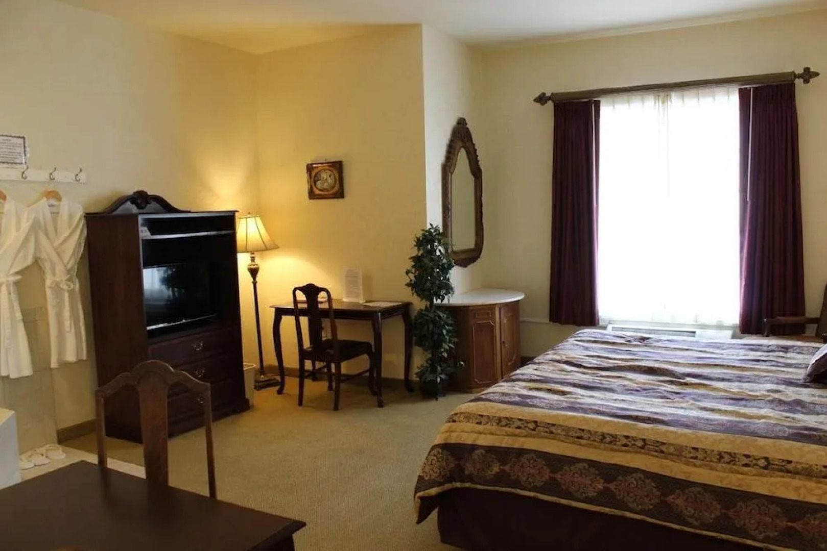 Silverland Inn and Suites