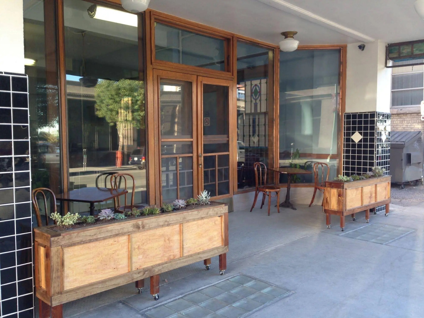 Gardner Hotel & Hostel