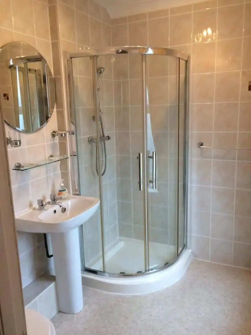 Commodore Guest House