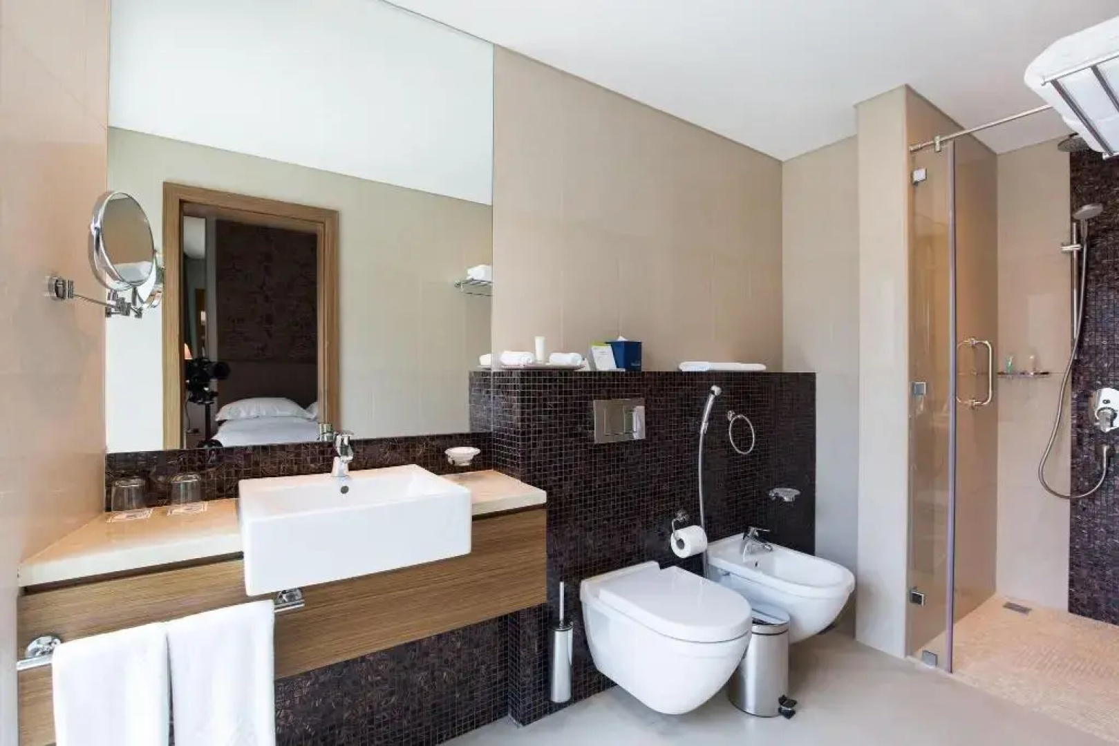 Majestic Arjaan by Rotana Hotel