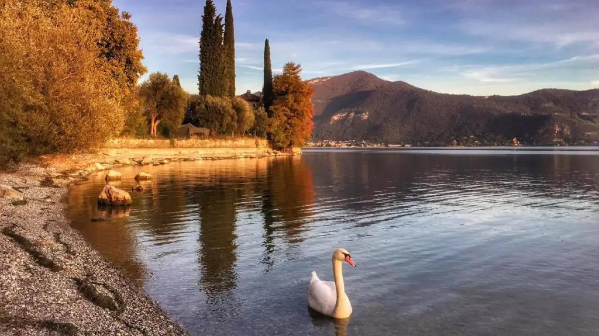 Irina’s house with view on like and swimming pool