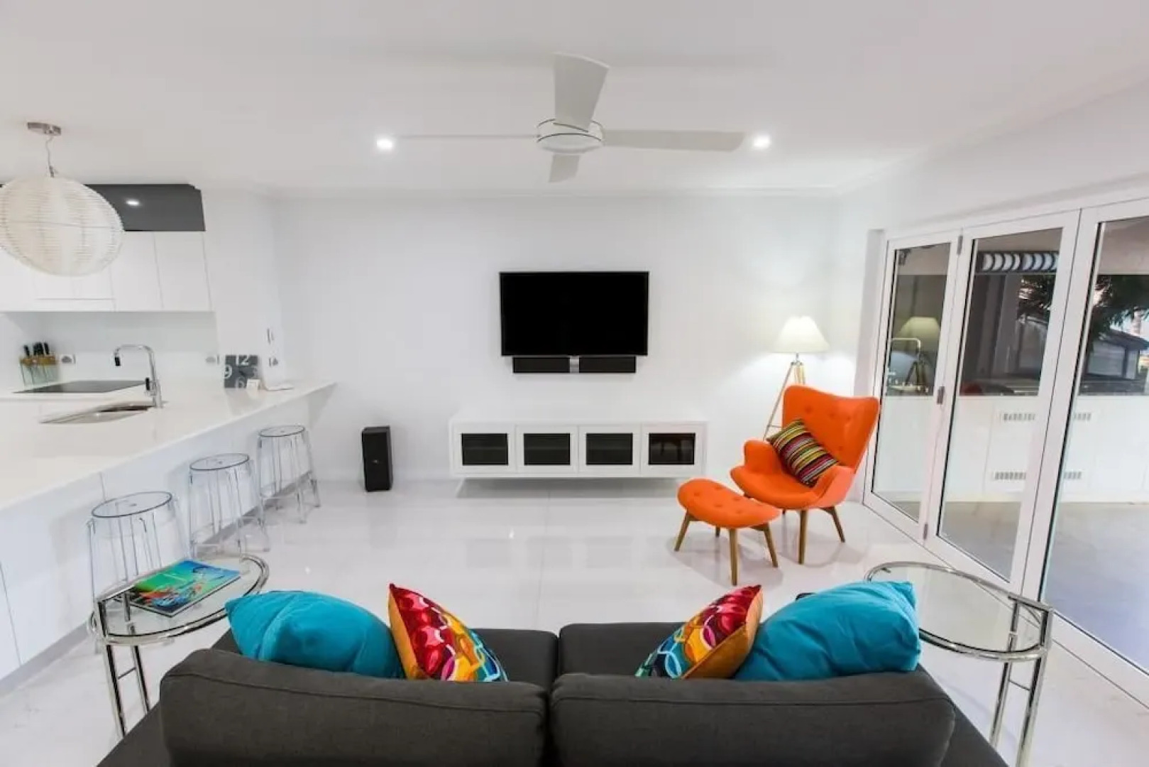 603 On The Beach - Luxury Apartment