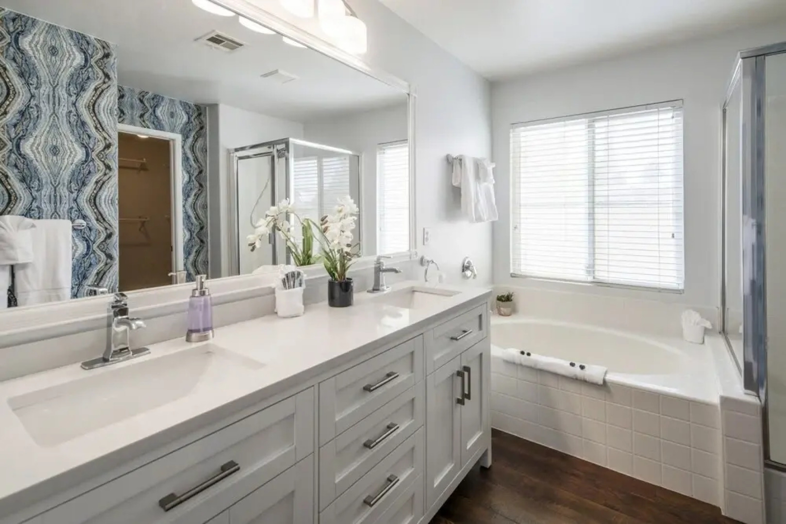 Amazing 4 Bd Las Vegas Home w/ Pool & Spa!