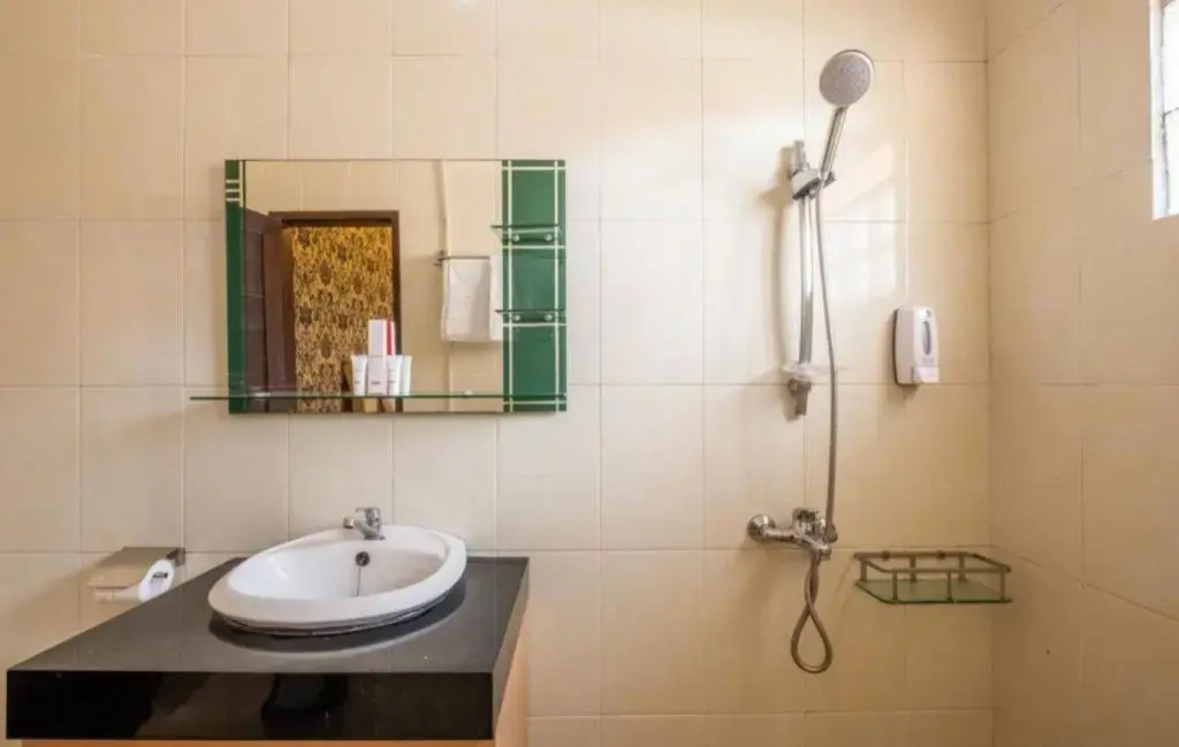 Aleyra Hotel and Villa Garut