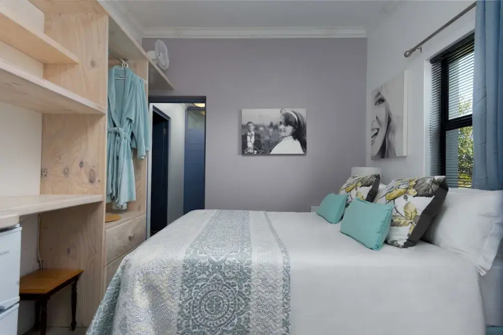 Stay at Friends (Guest house)