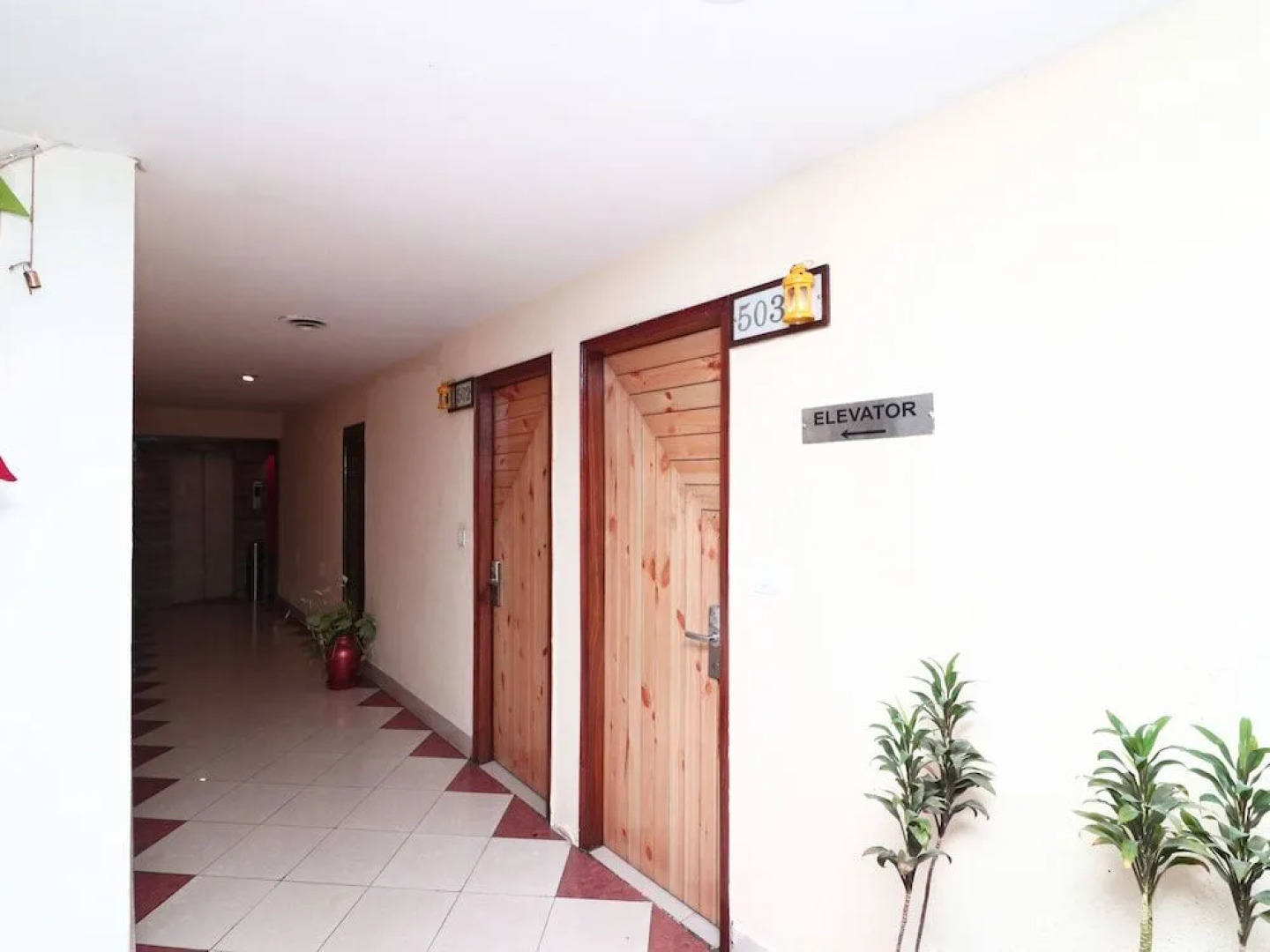 OYO 16006 Hotel Meedo's Grand