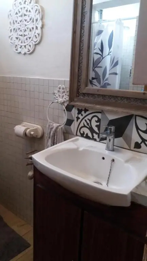 Comfy home-tropical garden & 5 min walk to beach