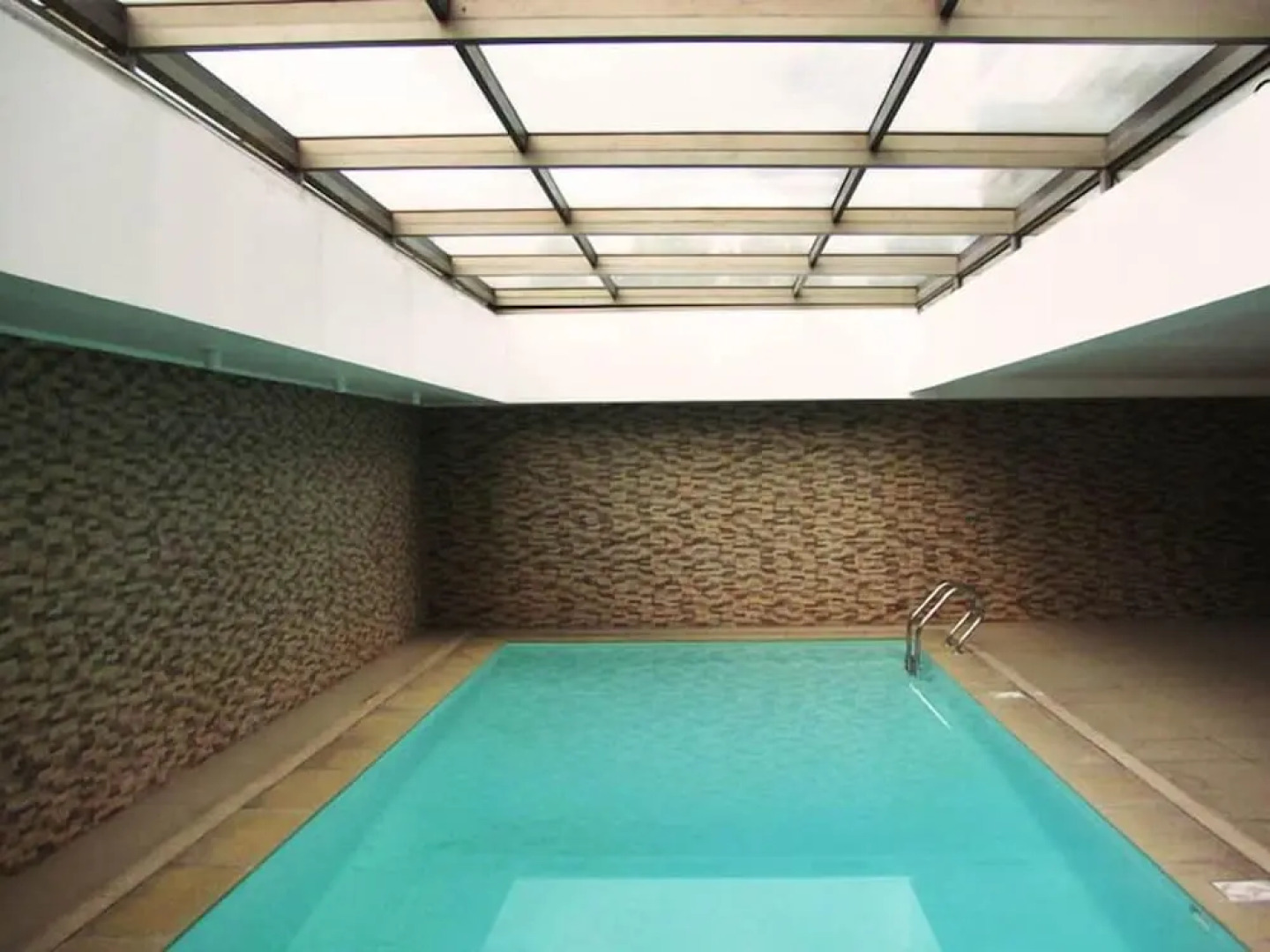 Apart Hotel Plaza Suite Ongolmo