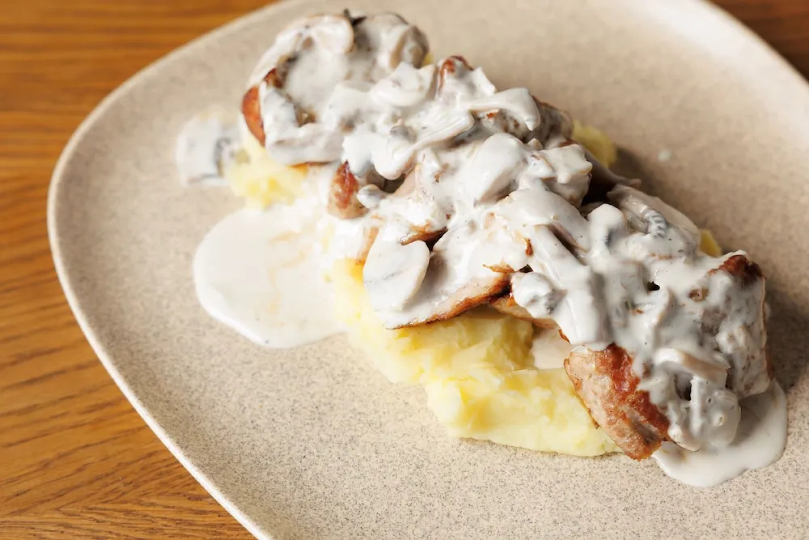 Suru Hotel & Restaurant