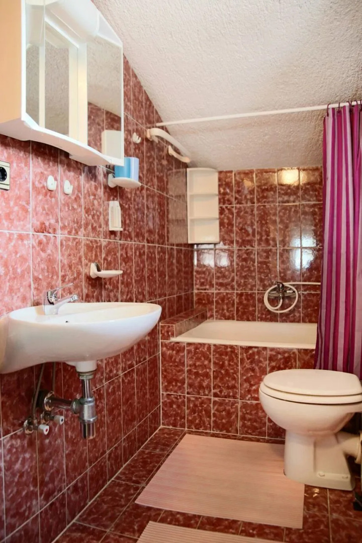 Apartment Miba - close to the sea & parking: A1 Tribunj, Riviera Sibenik