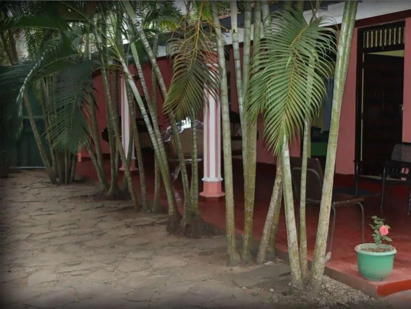 Villa Sunshine Hotel