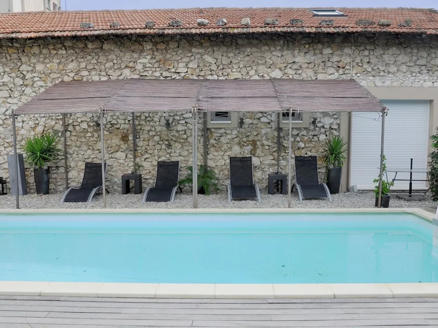 Beautiful and Stylish Town House With Private Swimming Pool in the Middle of Cavaillon