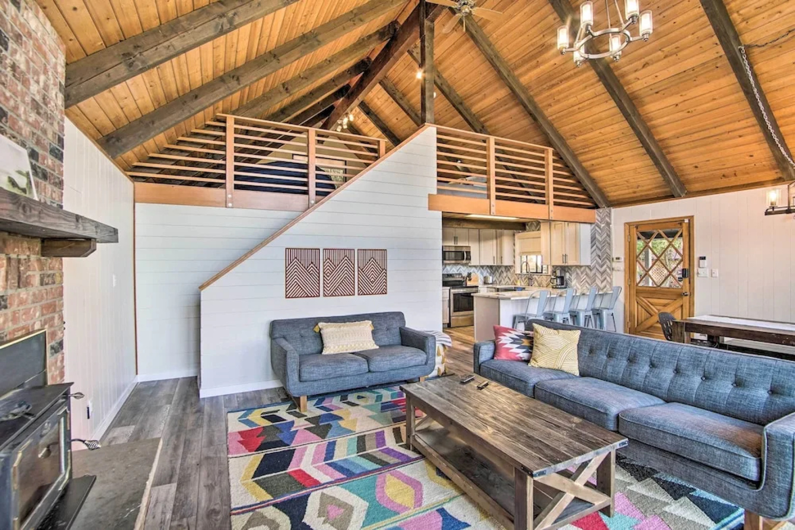 Alpine Retreat w/ Hot Tub & Mountain Views!