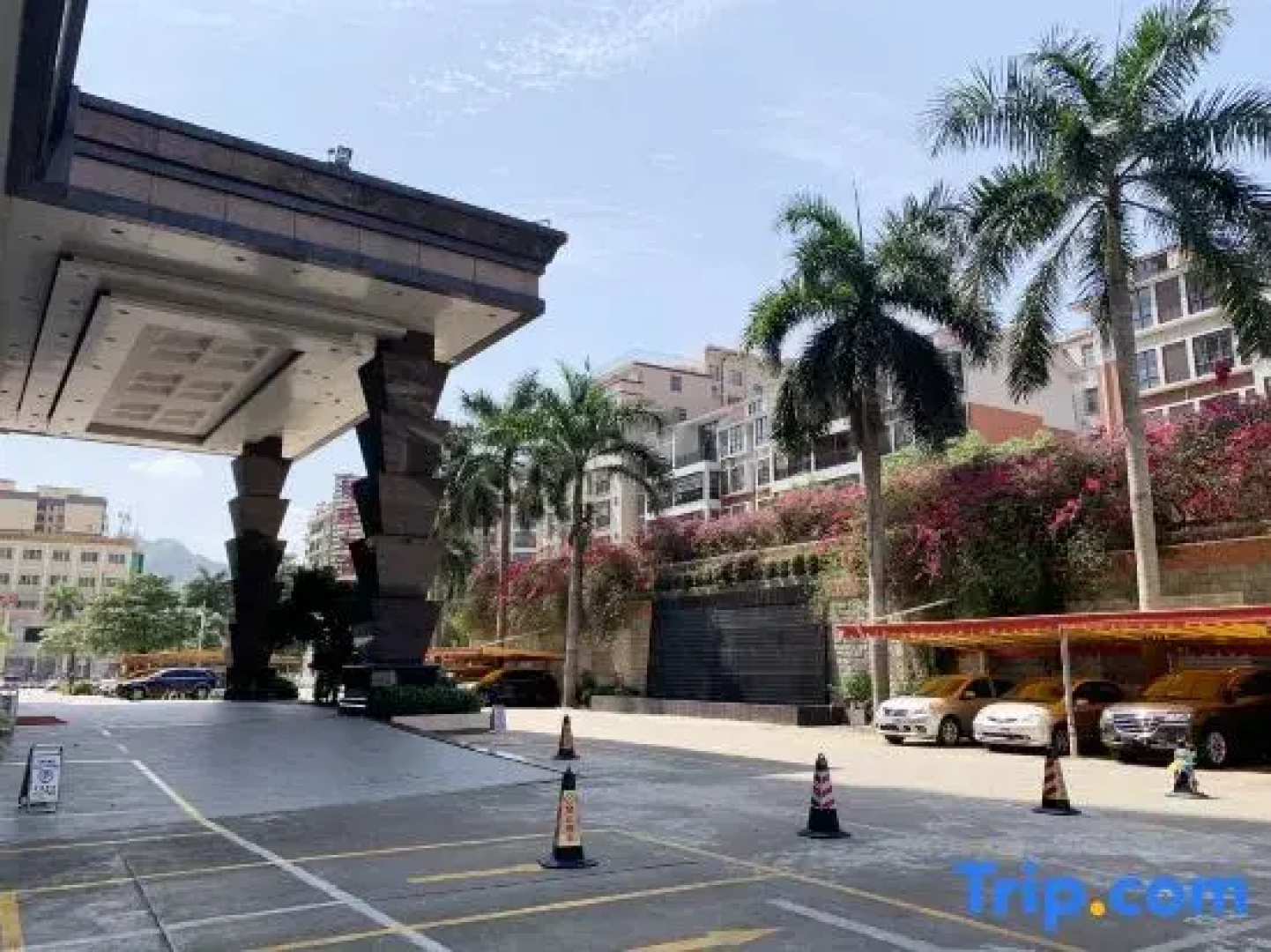 Longzhu Hotel
