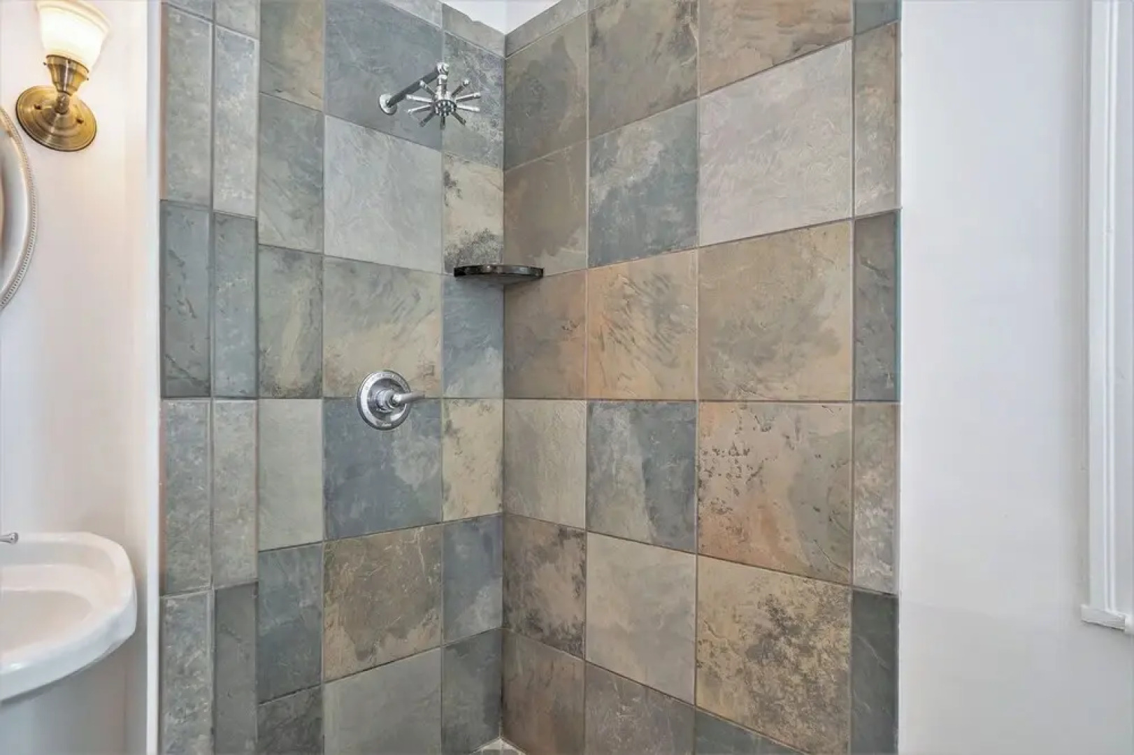 The Grand Inn Apartment Hotel 200