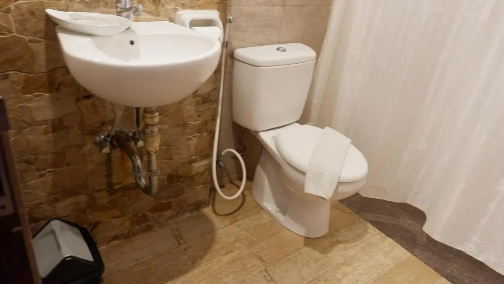 Kasuari Valley Beach Resort