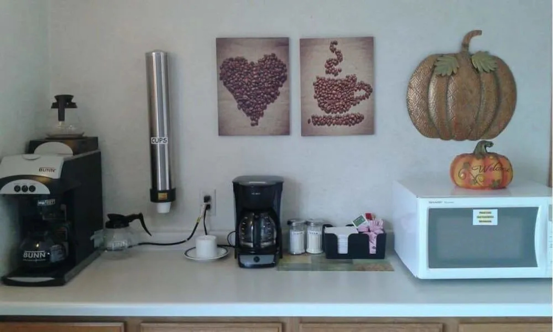 Budget Host Inn & Suites