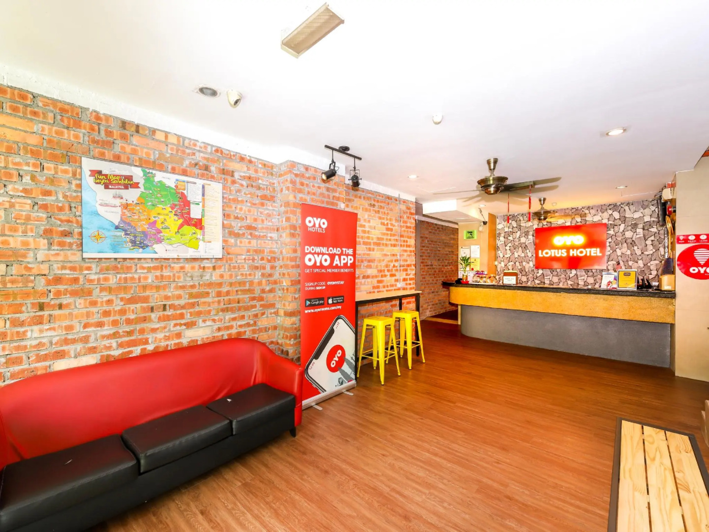 OYO 252 Lotus Hotel