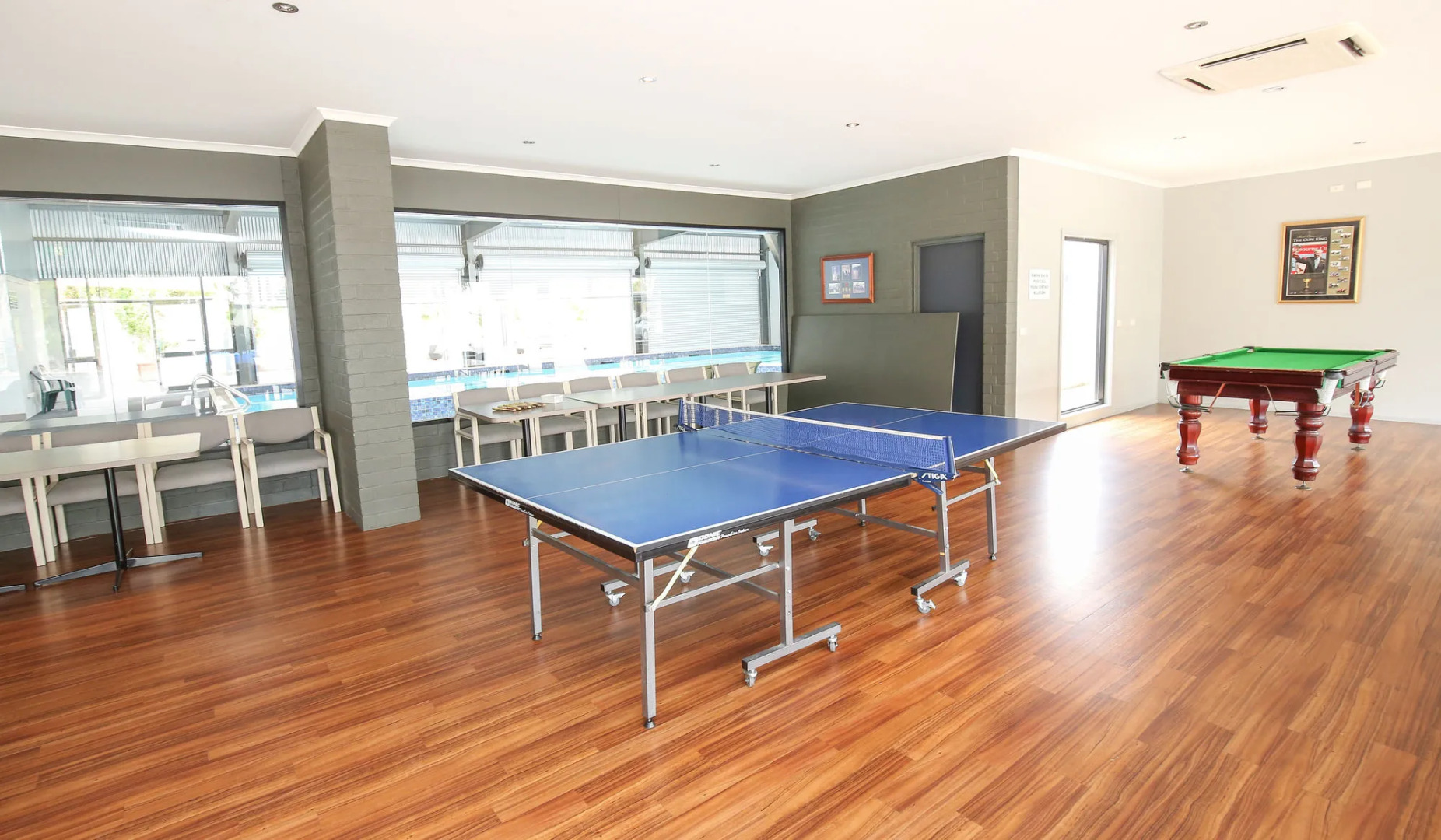 Aquarius All Suite Apartments