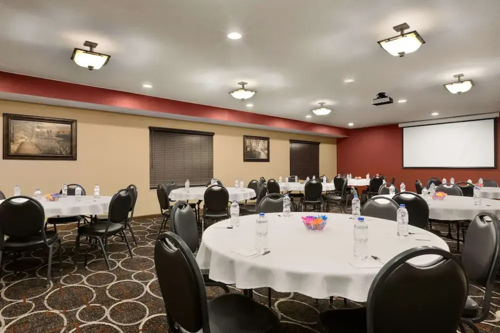 Country Inn & Suites by Radisson, Little Falls, MN