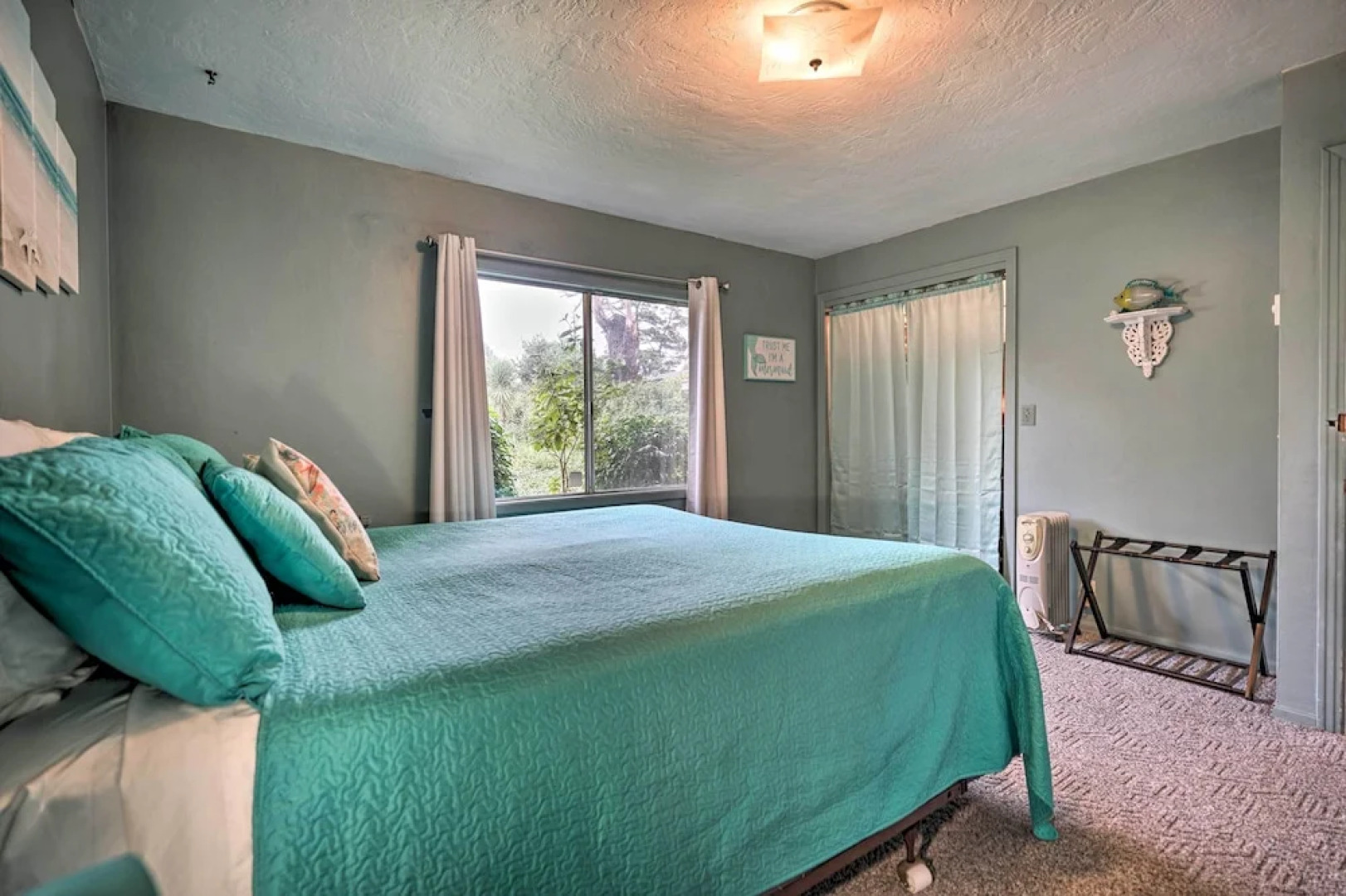 Serenity By The Sea - Chic Oceanfront Home w/ Deck